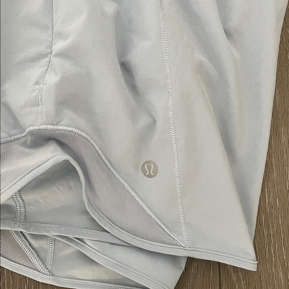 Lululemon Hotty Hot Short II 2.5 In Blue Linen Size 12 - Picture 7 of 10